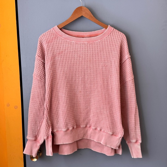 🎅 3/$15 American Eagle Pink Waffle Knit Sweater - Picture 2 of 12
